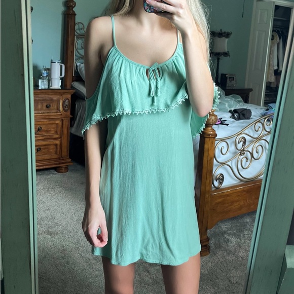 Solemio Green Drop Shoulder Mini Dress Size Small - Picture 4 of 12